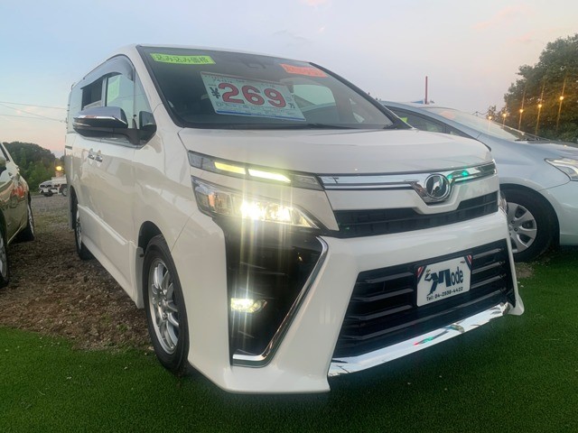     2018  Toyota Voxy